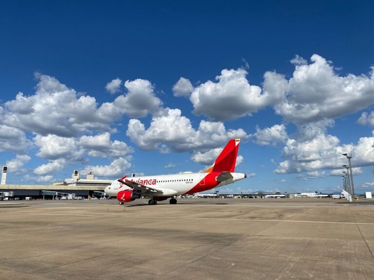 Airbus A319 da Avianca em Confins.